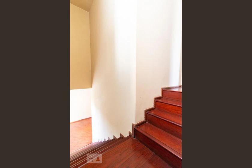 Casa com 5 quartos e churrasqueira privativa no jardim — photo 12