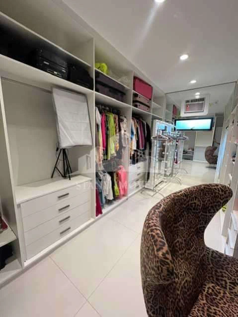 Casa com janelas do piso ao teto, Recreio dos Bandeirantes — photo 23
