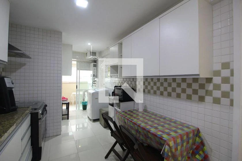 98 m² furnished apartment with 3 bedrooms and parking — photo 10
