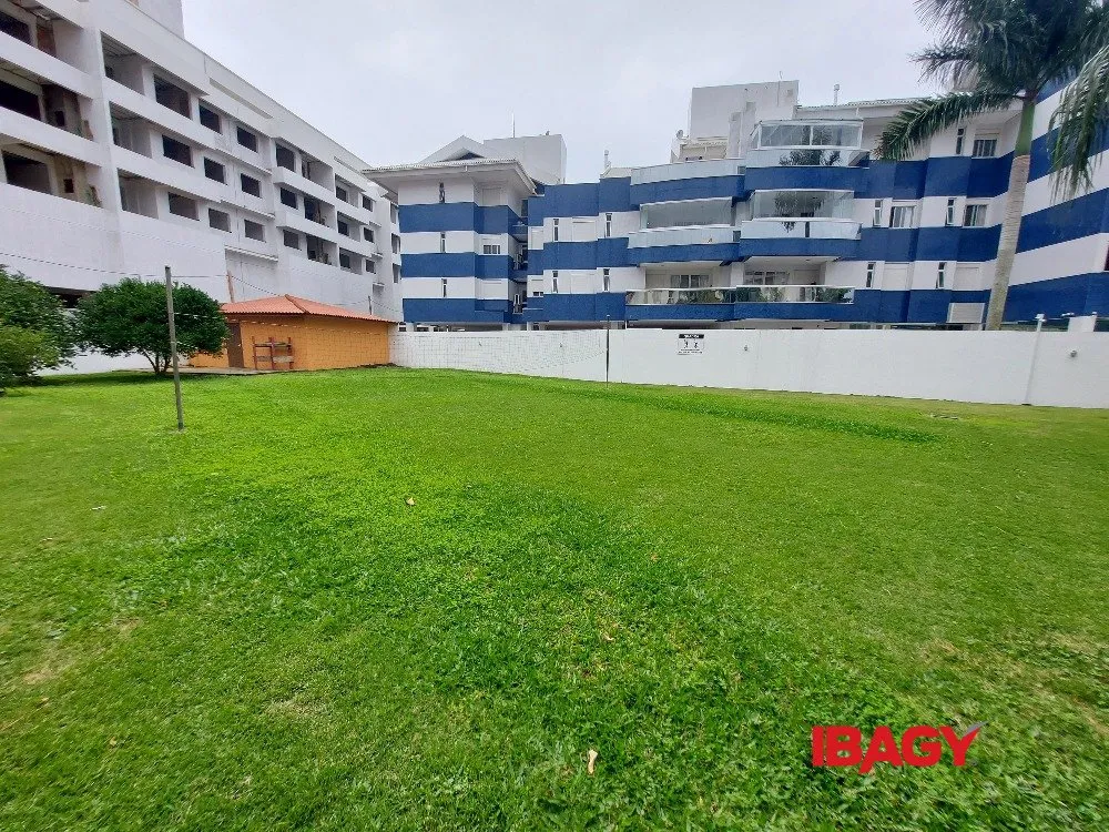 Apartamento de 2 dormitórios com piscina ao ar livre — photo 34