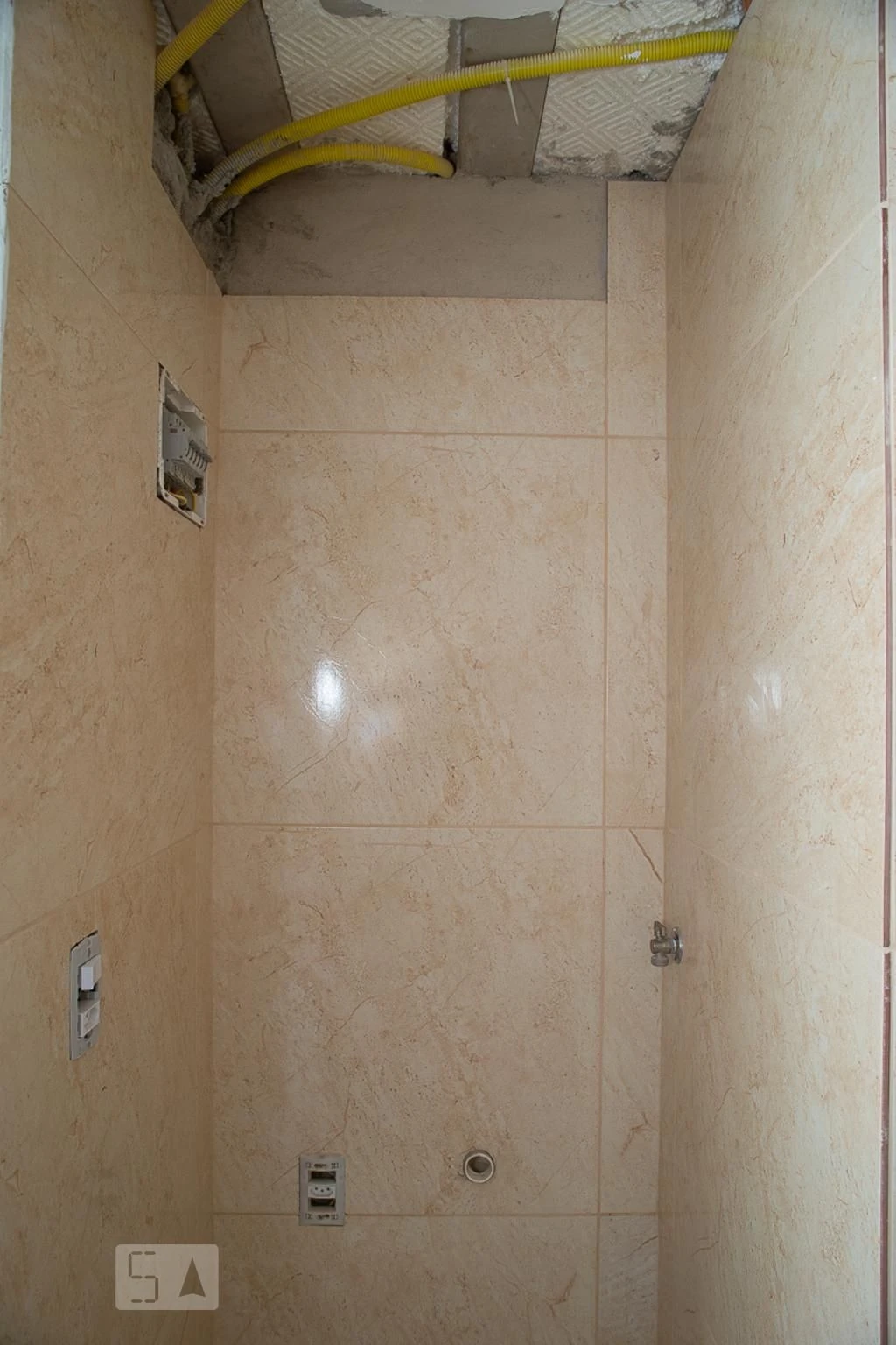 Unfurnished apartment with 2 bedrooms and a balcony — photo 42