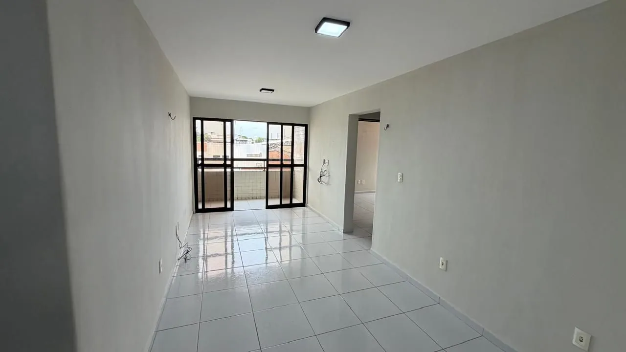 Apartamento com 2 quartos e varanda, 2 banheiros