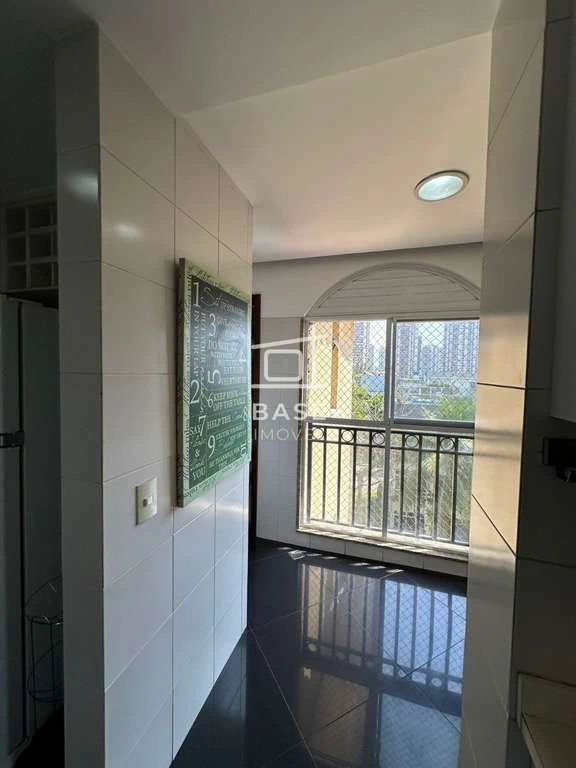 Furnished 2-bedroom apartment with balcony — photo 12