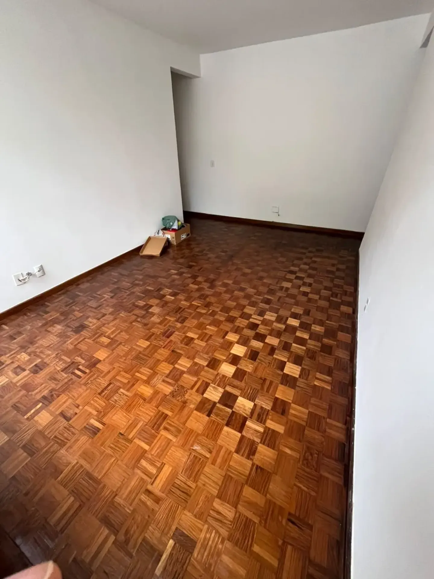 Apartment on the 1st floor with wood or laminate floors — photo 25