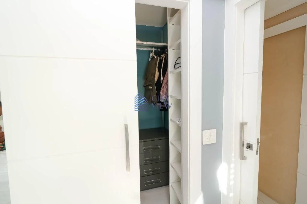 Dishwasher in a 4-bedroom apartment, 280 m² — photo 27