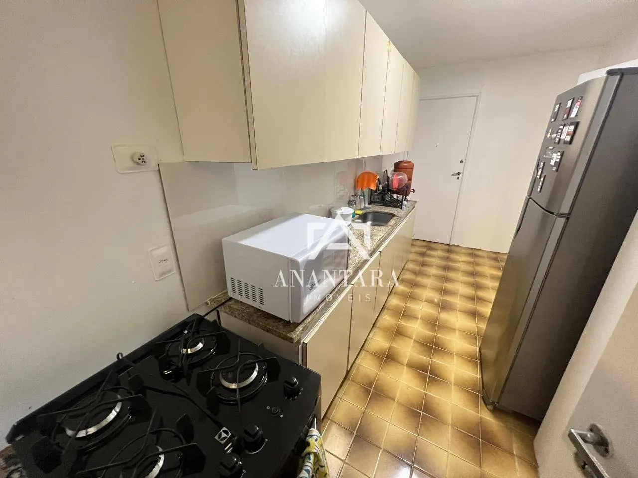 One-bedroom apartment with a washing machine — photo 11