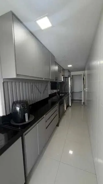 Furnished 4-bedroom apartment with enclosed balcony — photo 6