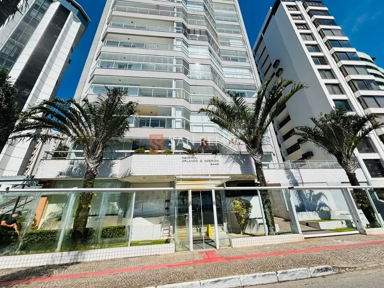 3-bedroom apartment with a water view — photo 19