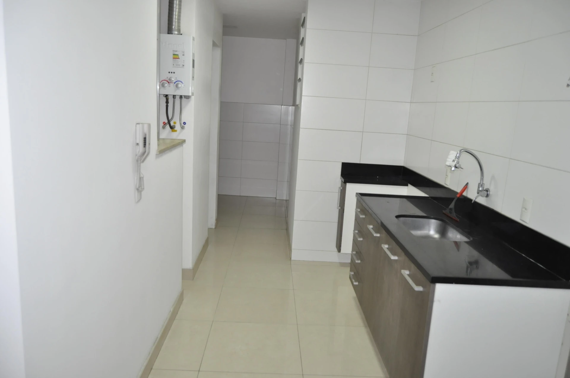 2-bedroom apartment with a private garden — photo 3