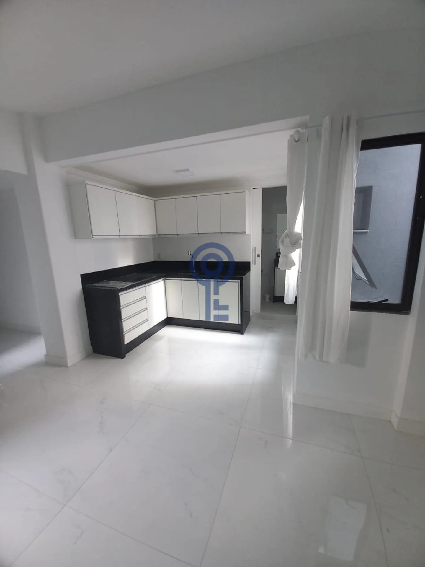 29 m² studio with 1 bedroom and open-plan kitchen — photo 8
