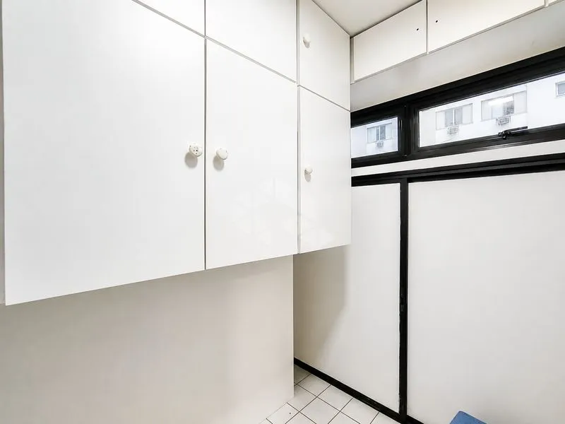 Departamento de 4 dormitorios con ventanales de piso a techo — photo 2