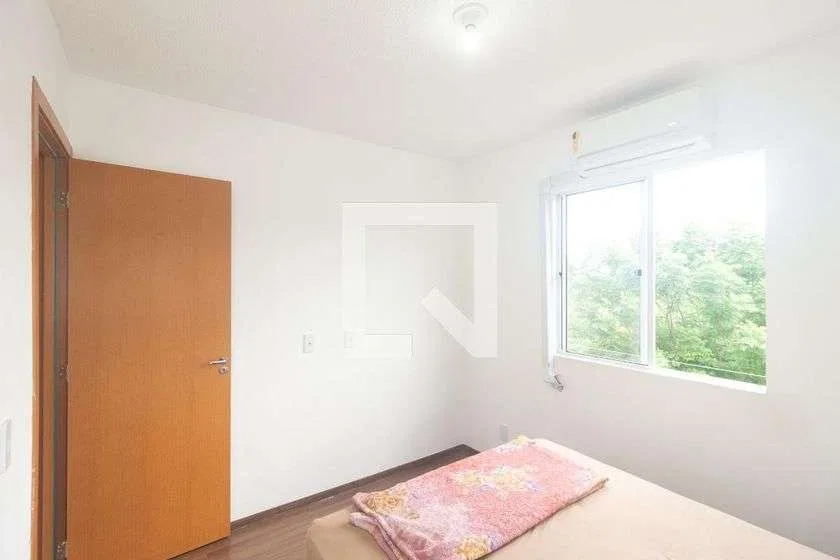 Furnished 2-bedroom apartment with open-plan kitchen — photo 4