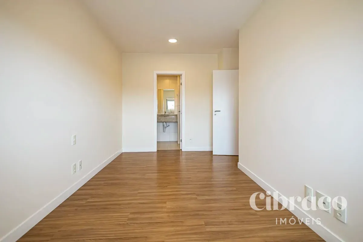 2-bedroom apartment with balcony and 2 parking spots — photo 17