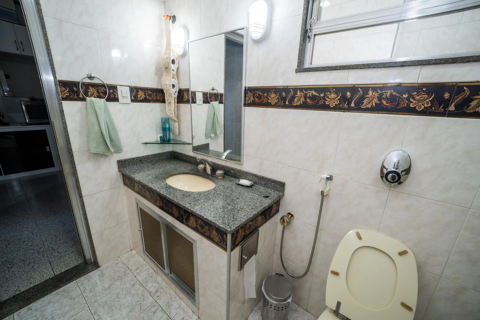 Furnished house, 449 m², with a jacuzzi — photo 22