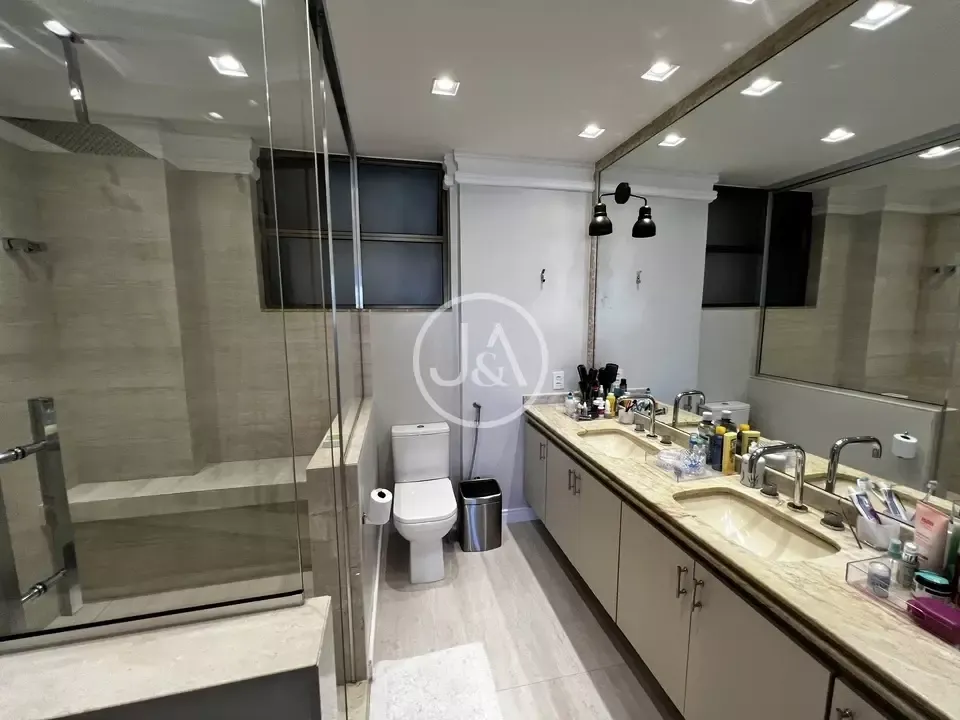 Furnished 3-bedroom apartment with 155 m² — photo 14