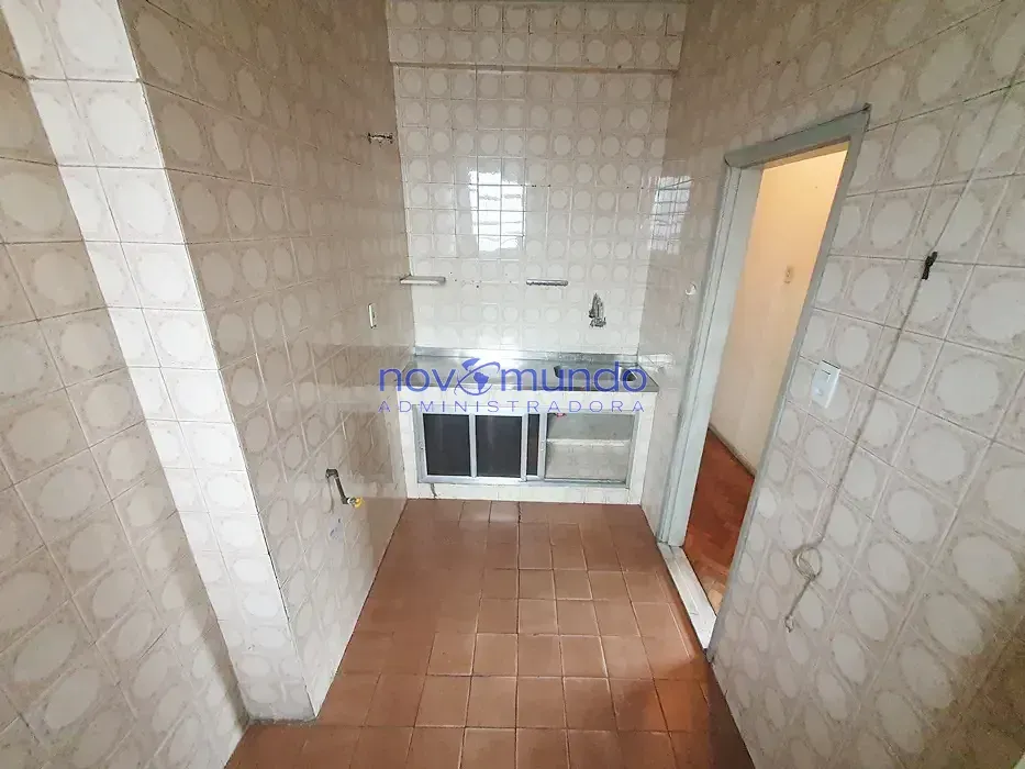 Apartment with 2 bedrooms and wood floors