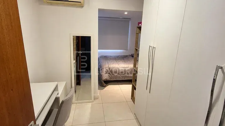 Furnished apartment with 3 bedrooms and 200 m² — photo 7