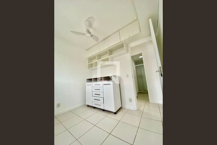 Apartamento de 2 quartos em condomínio com piscina — photo 16