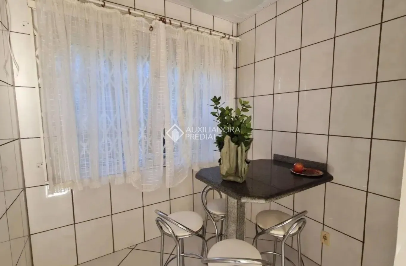 Casa con 5 dormitorios y cocina independiente con cocina a gas — photo 9