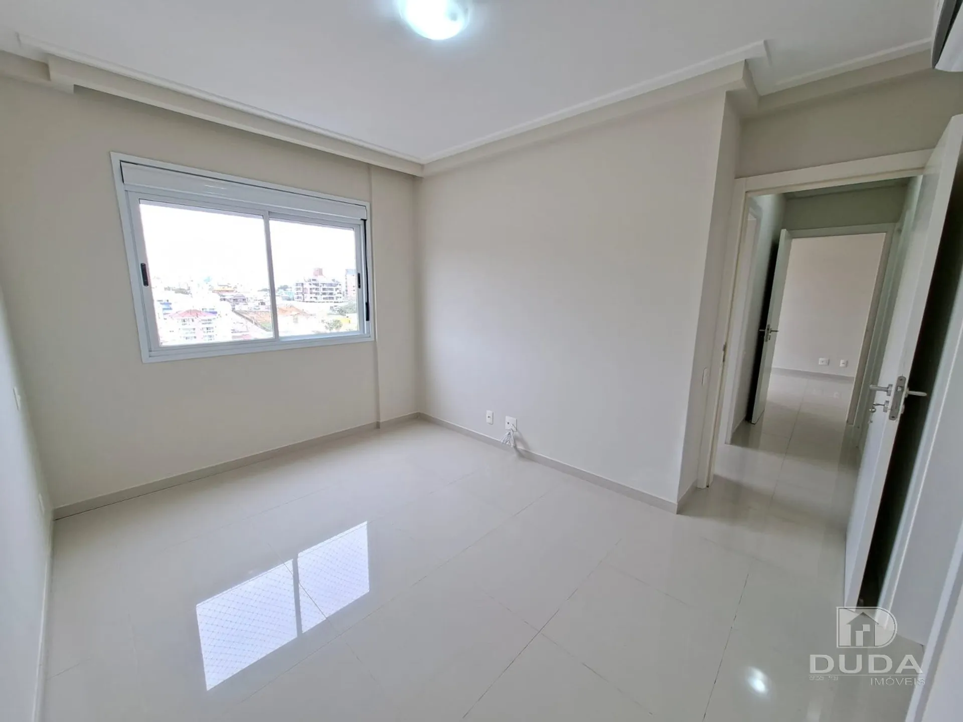 Apartment on the 10th floor with floor-to-ceiling windows — photo 113