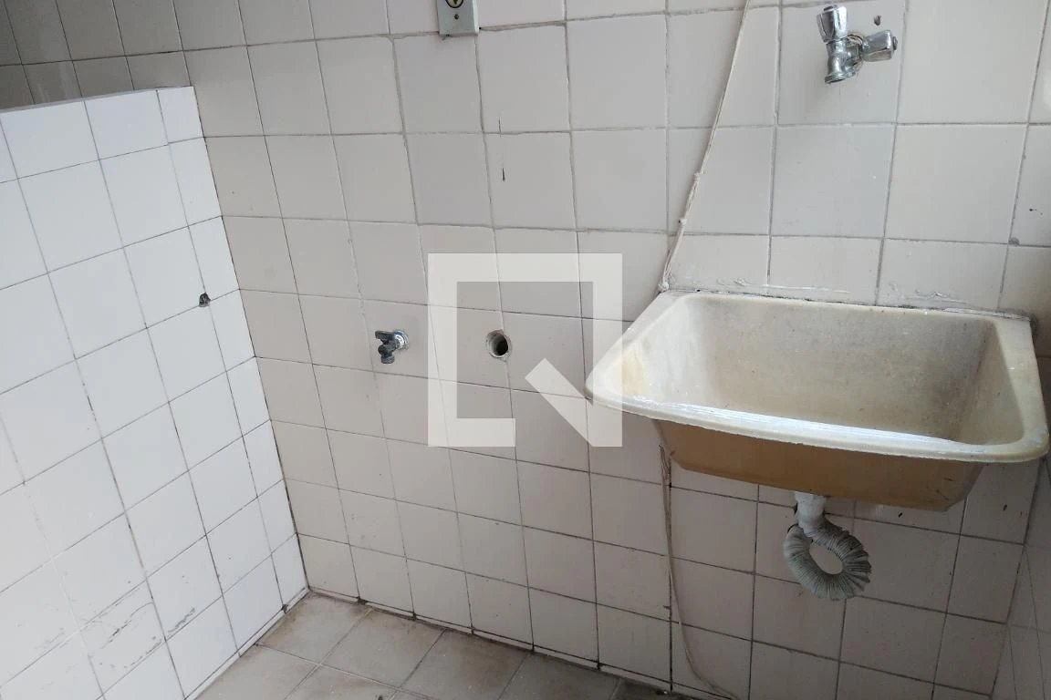 2-bedroom apartment in a building with a pool — photo 3