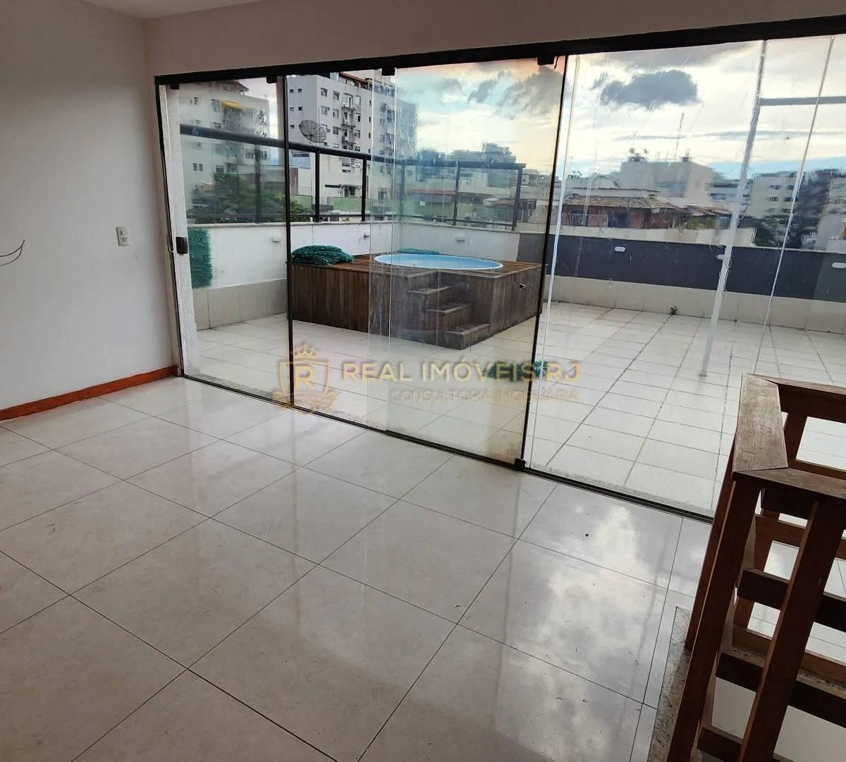 Unfurnished apartment with 3 bedrooms and 2 bathrooms — photo 34