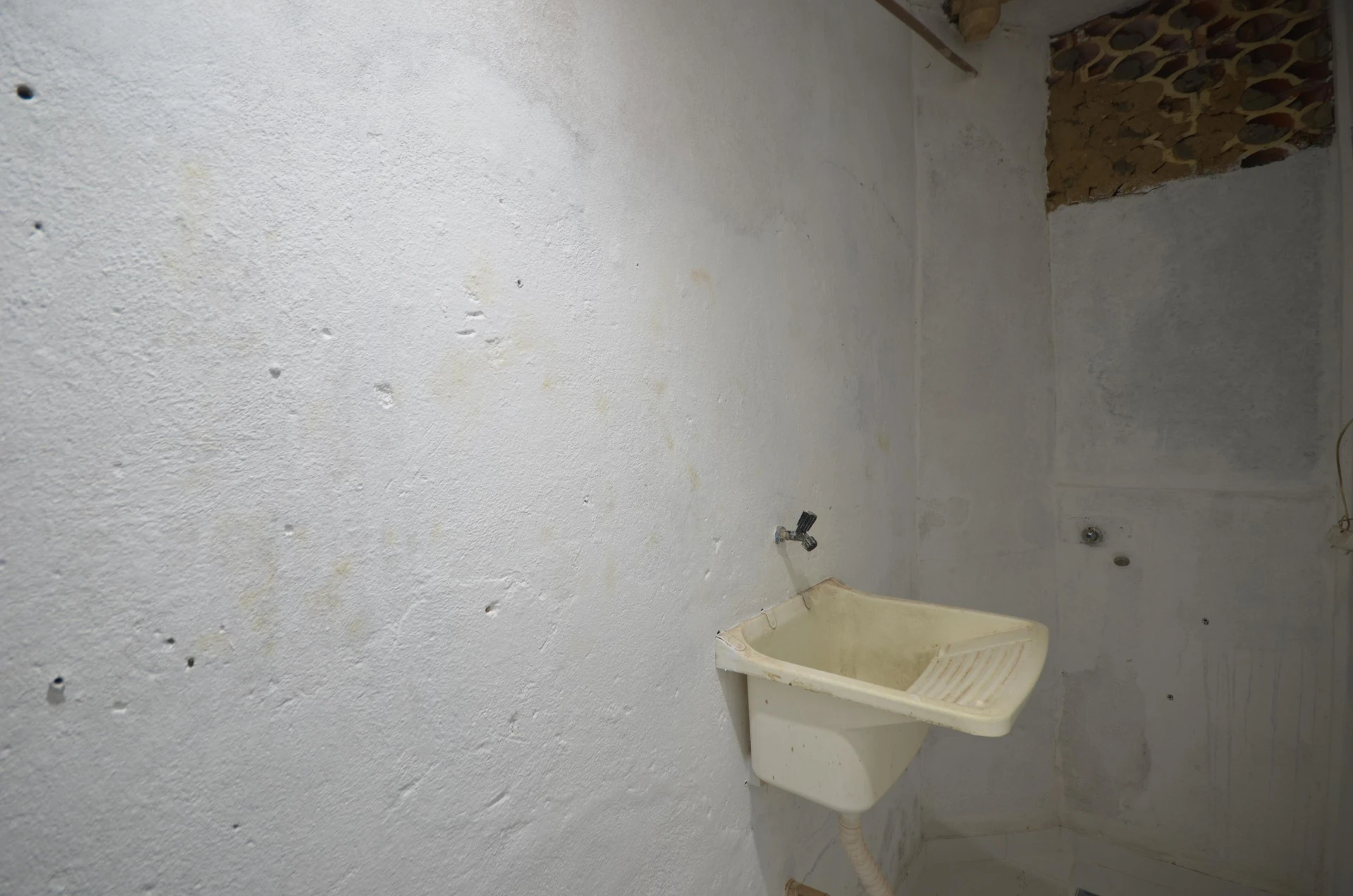 2-bedroom house with a washing machine — photo 14