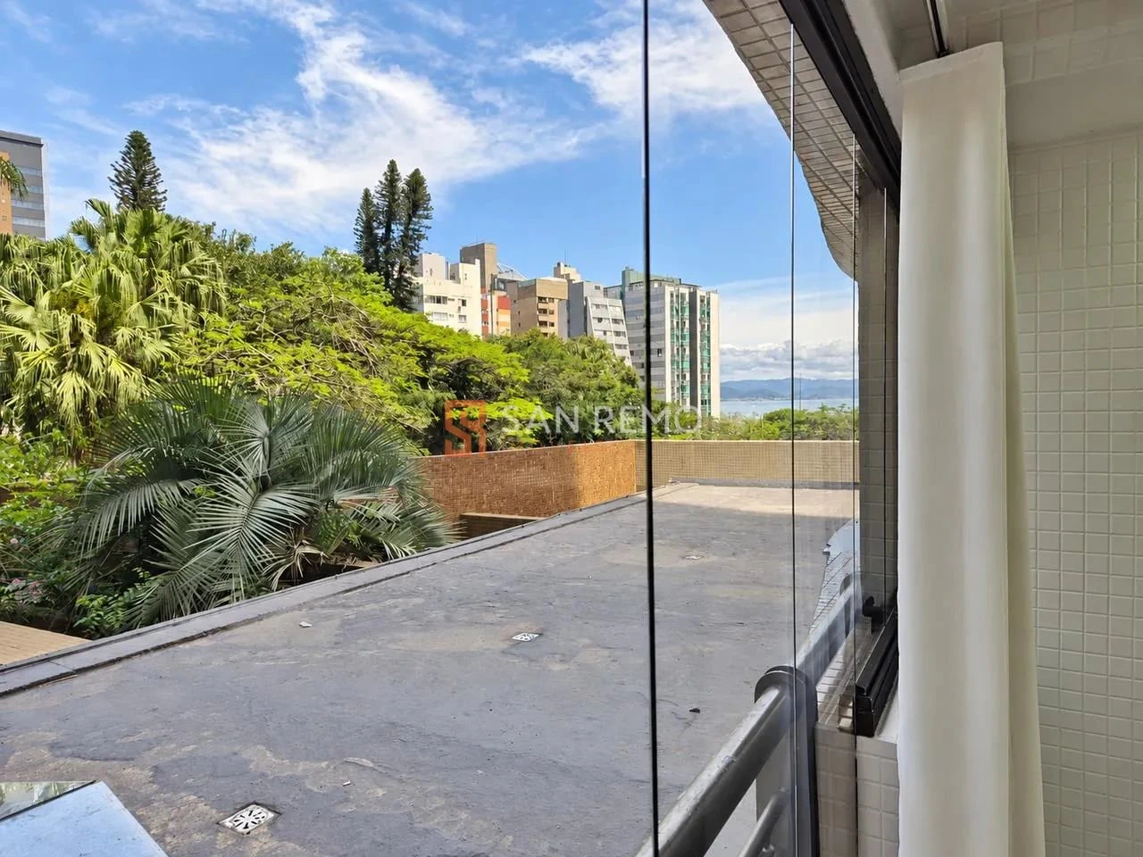 2-bedroom apartment with a water view in Florianópolis — photo 13