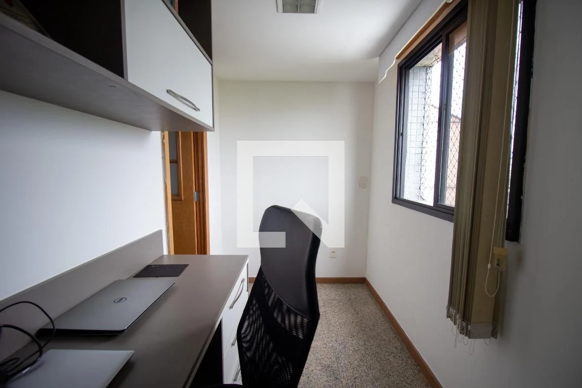 Furnished apartment with 3 en-suite bedrooms — photo 42