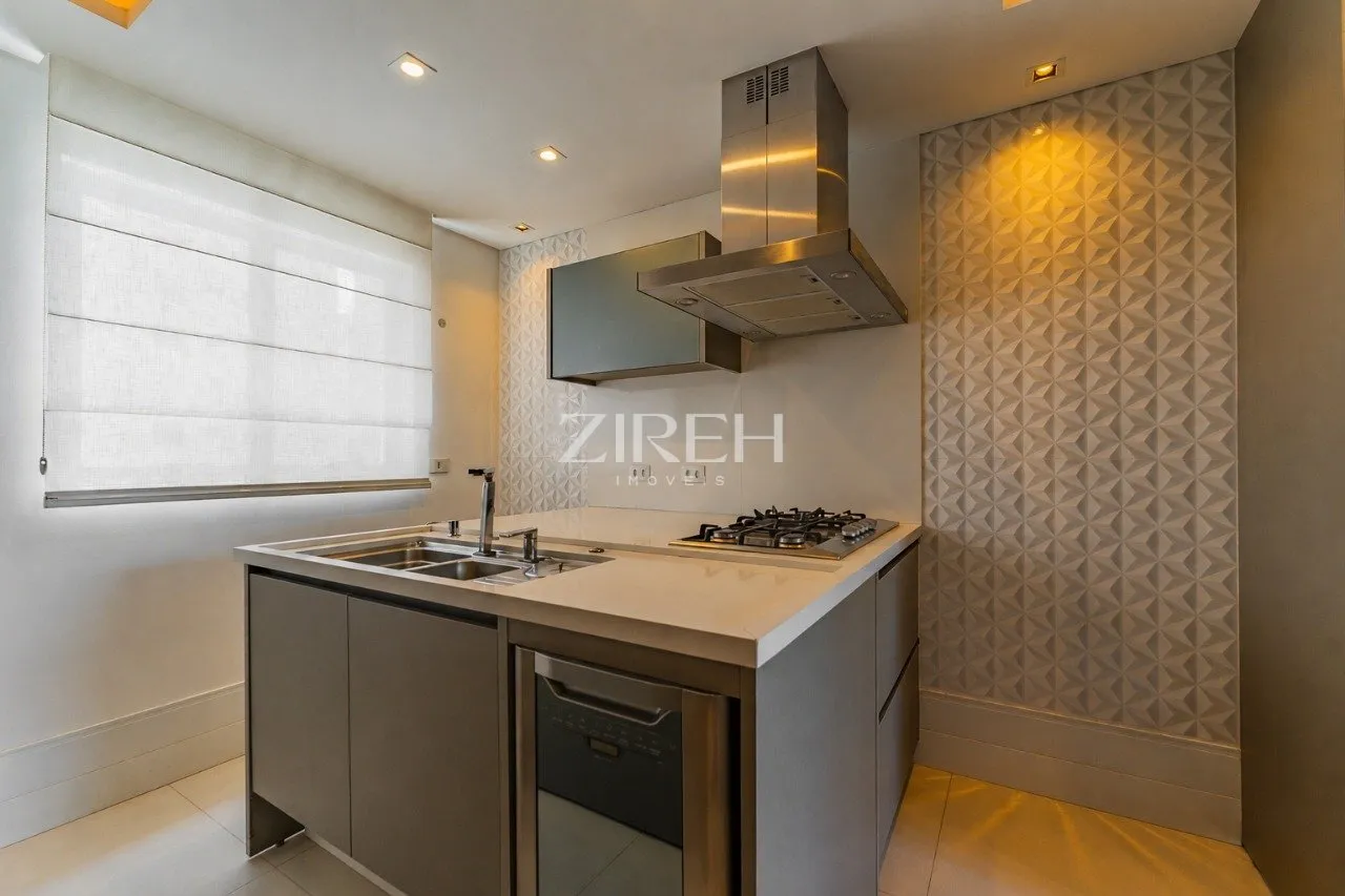 331 m² apartment with 2 en-suite bedrooms and 2 parking — photo 12