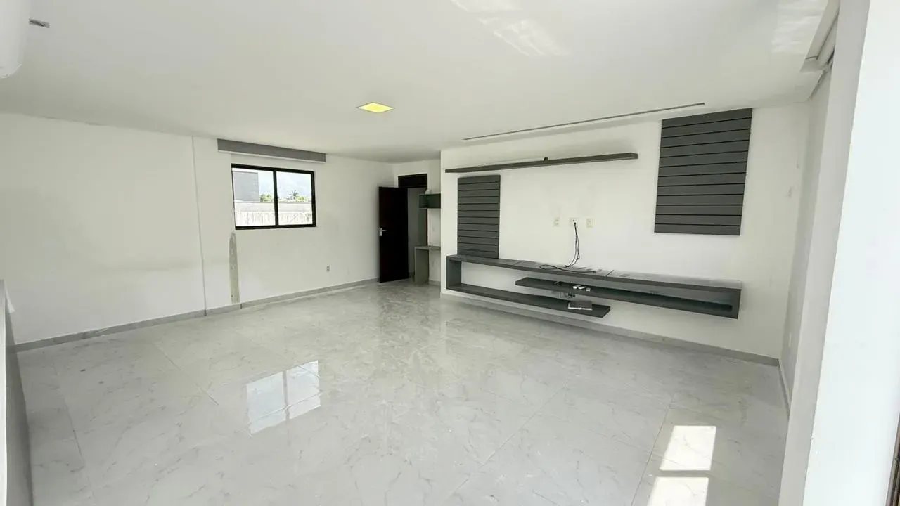 Furnished house with 4 en-suite bedrooms and 481 m² — photo 25