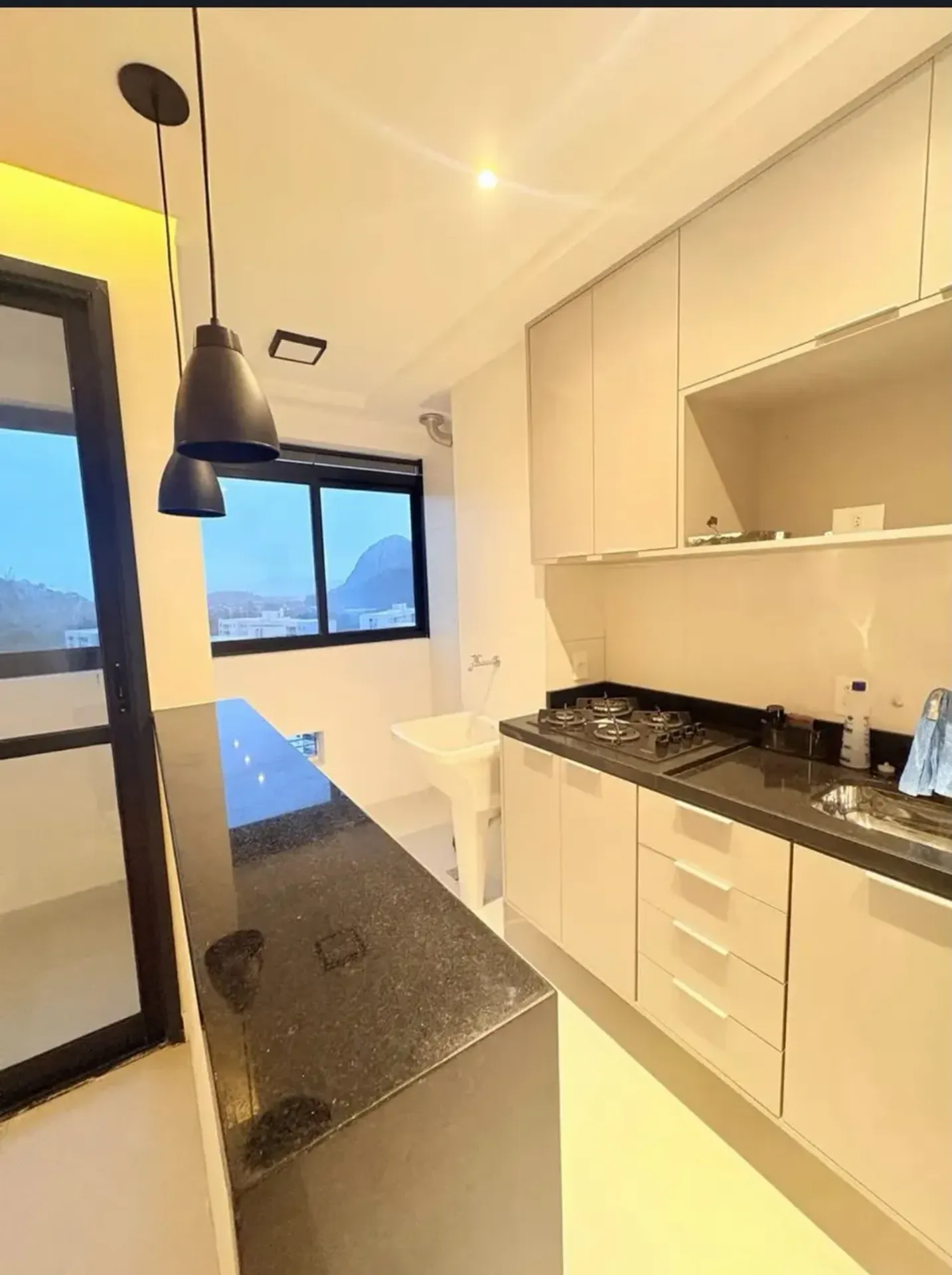 3-bedroom apartment with integrated kitchen and balcony — photo 3