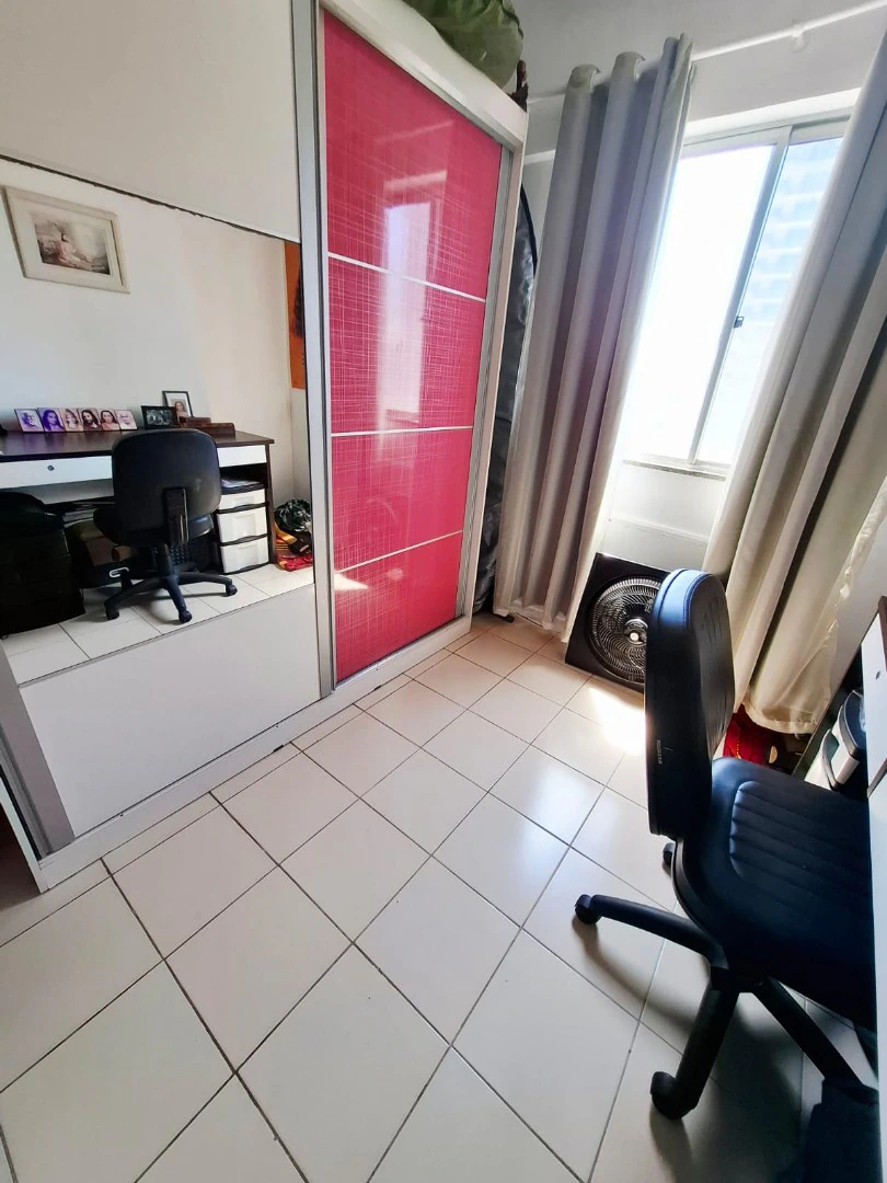 61 m² apartment with a home office and a washing machine — photo 9