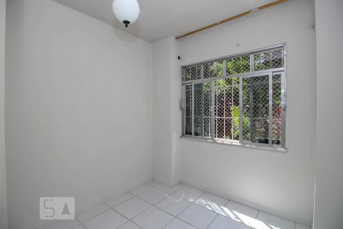 Unfurnished 2-bedroom apartment with 1 bathroom — photo 2