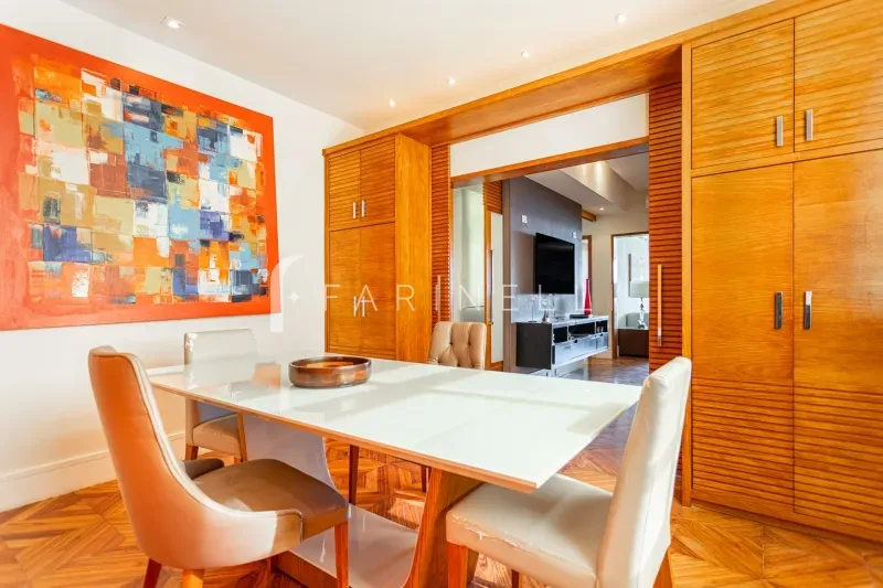 Apartamento de 4 quartos com janelas do chão ao teto — photo 11