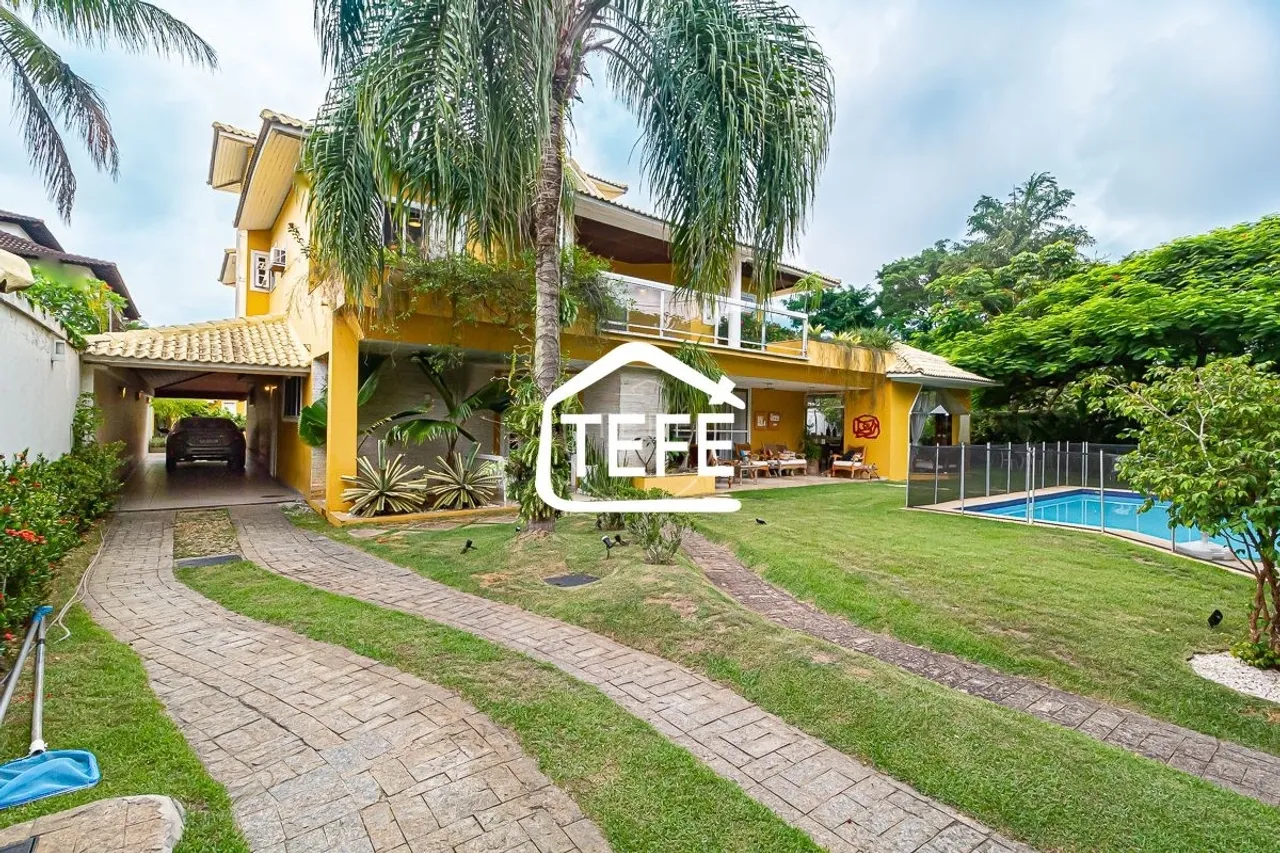 House with 4 bedrooms and 5 bathrooms — photo 3