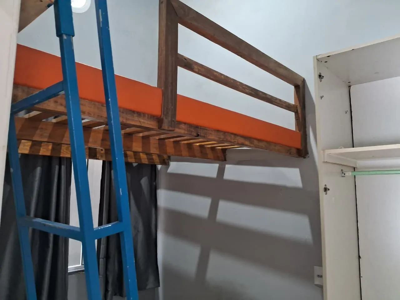 One-bedroom house with a washing machine — photo 6