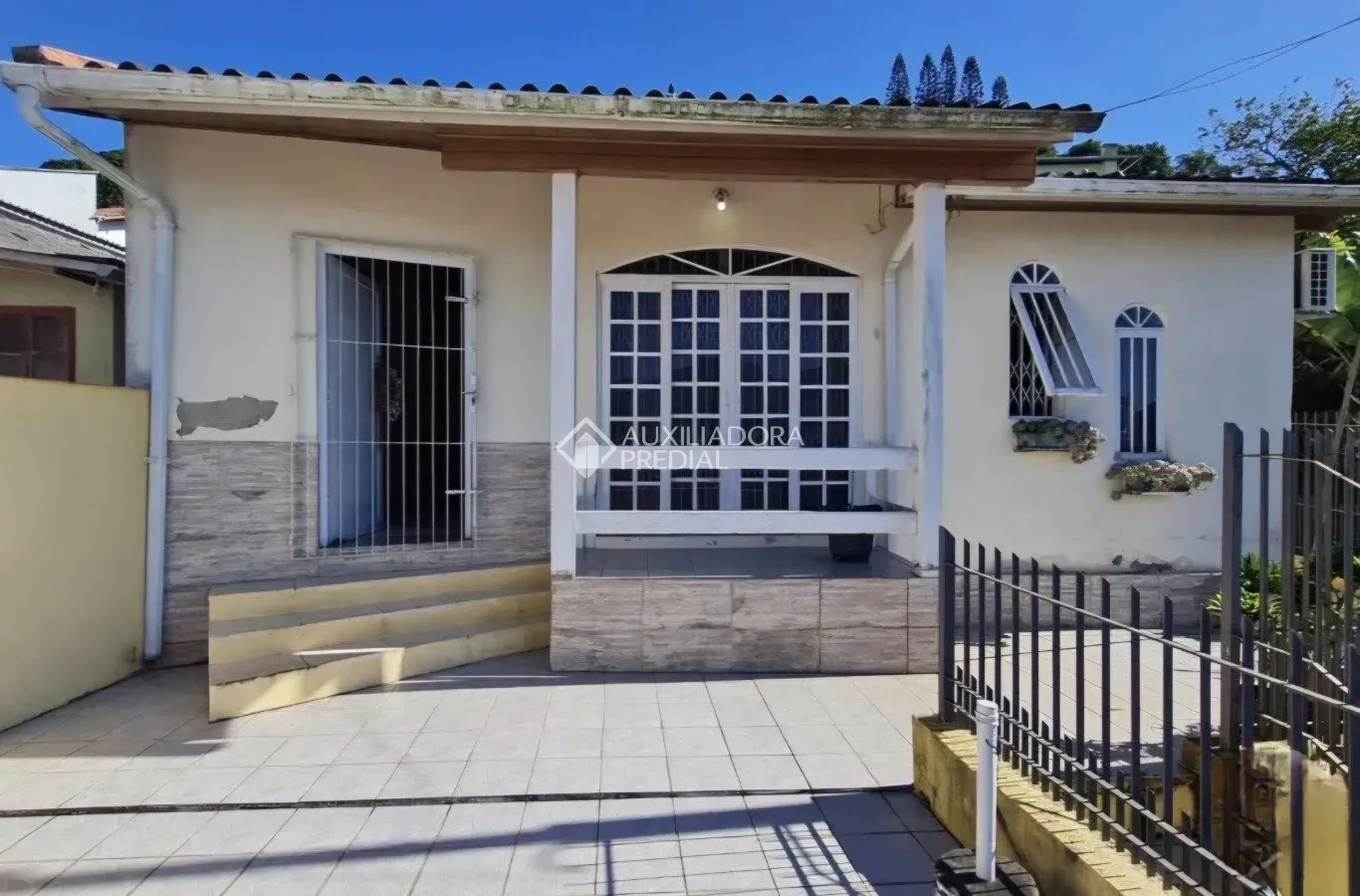 Casa con 5 dormitorios y cocina independiente con cocina a gas — photo 2