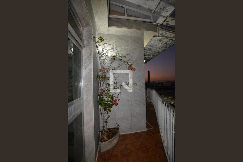 Furnished 231 m² house with 3 bedrooms and a balcony — photo 29