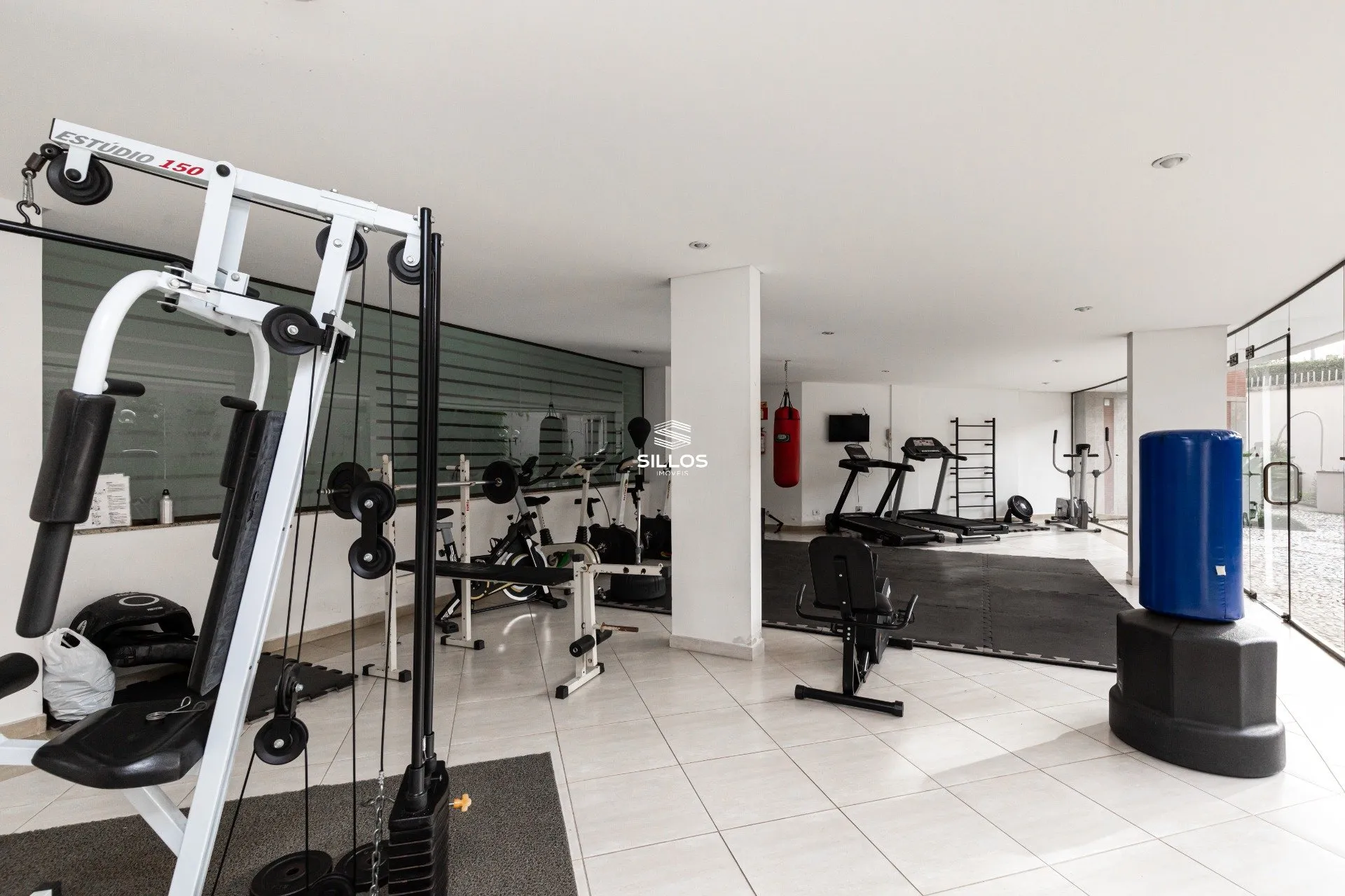Apartamento para alugar com 262 m², 3 dormitórios e sacada — photo 36