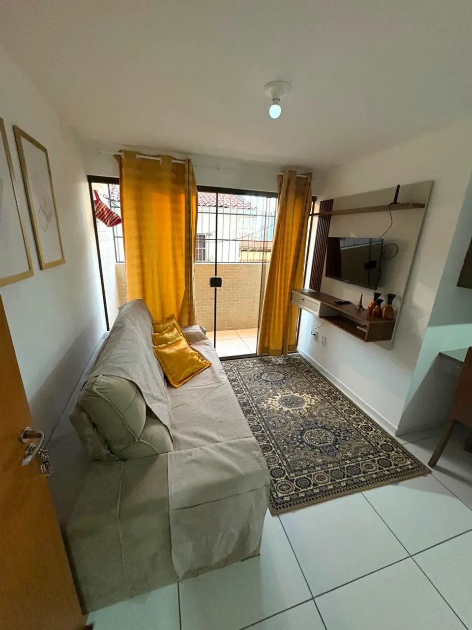 Пральна машина та 2 спальні: квартира 55 м²