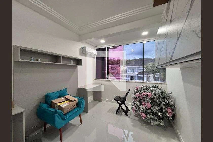 House with 5 bedrooms and a private garden — photo 19