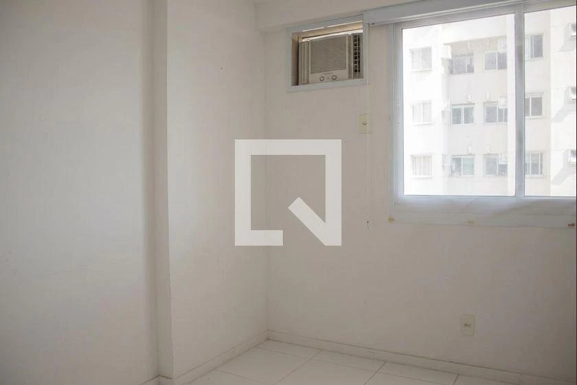 Glass-enclosed balcony in a 2-bedroom apartment, 69 m² — photo 16