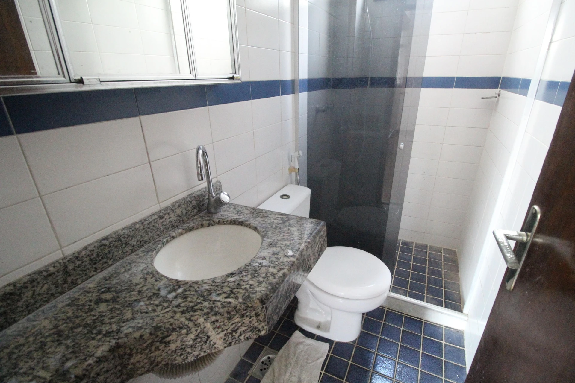 Apartamento sin muebles con 3 dormitorios y jardín privado — photo 26
