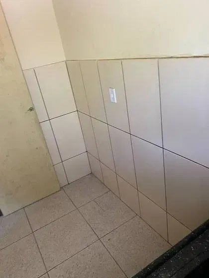 Apartamento sin amueblar con 1 dormitorio y 1 baño
