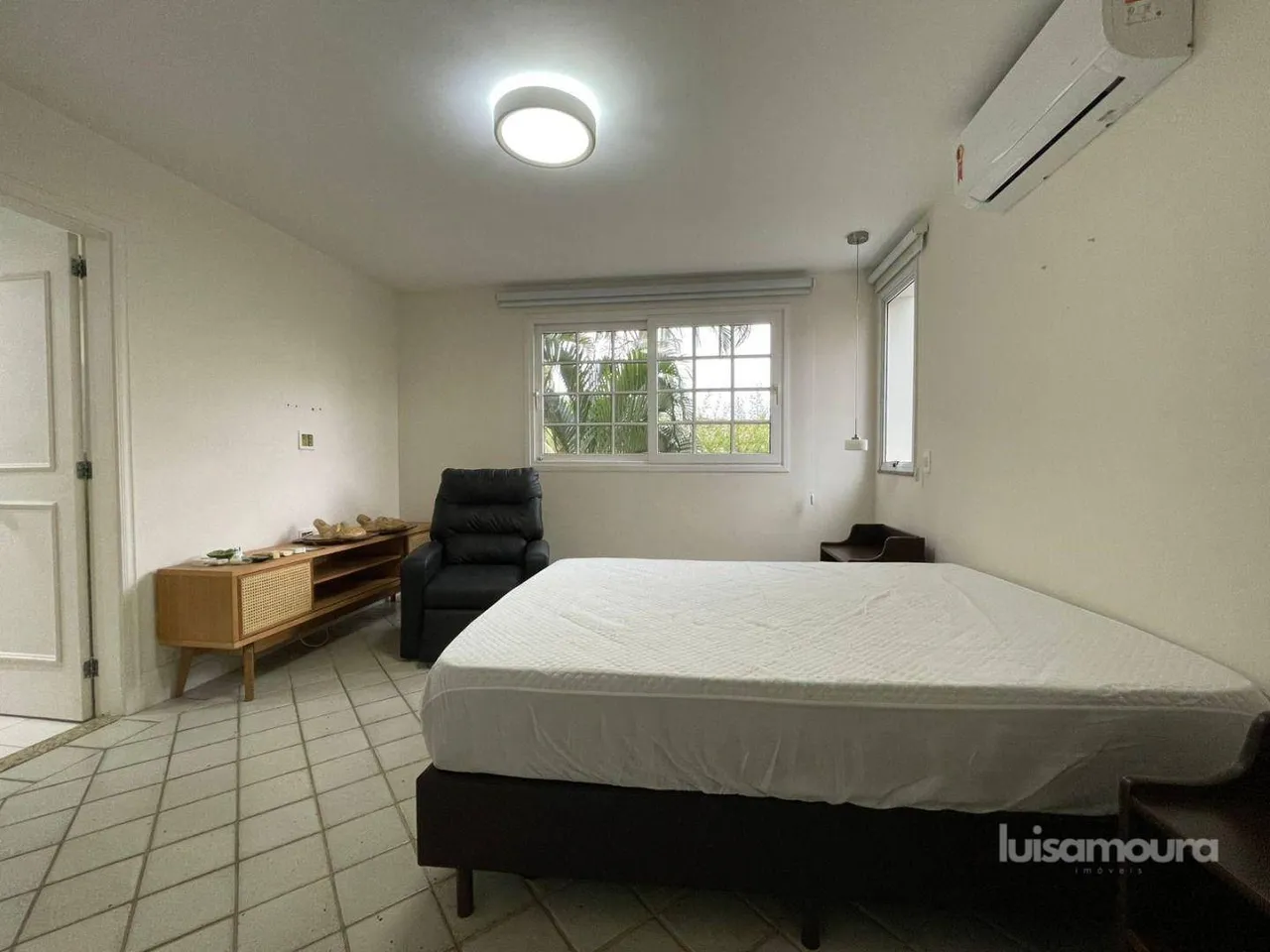Furnished 4-bedroom house with 5 bathrooms — photo 13