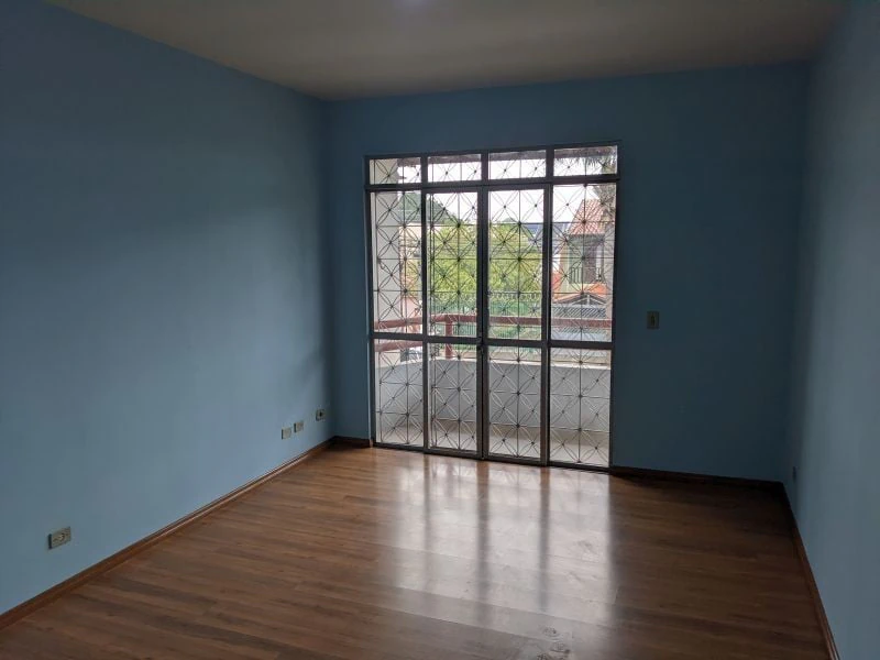 Apartment, 145 m², with wood or laminate floors — photo 3