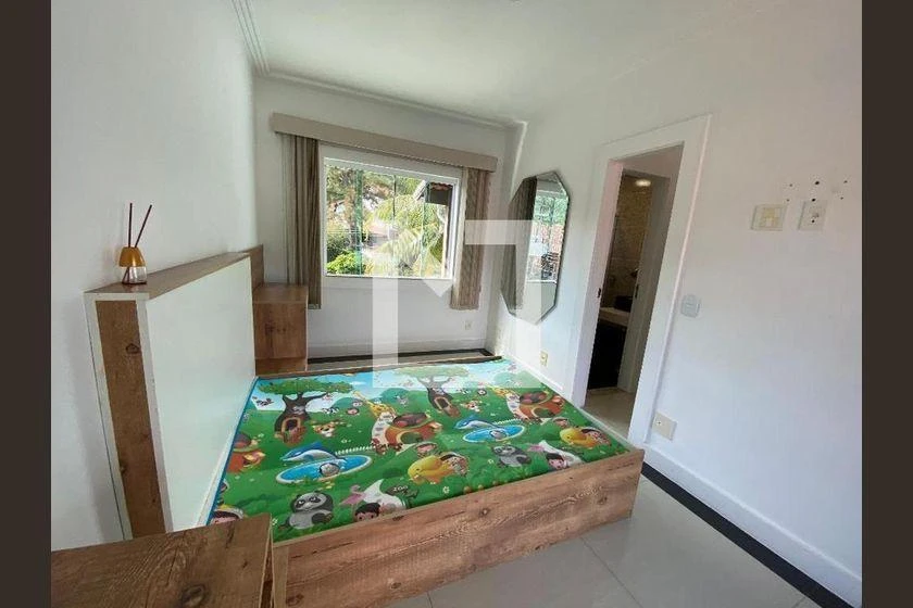 Unfurnished 4-bedroom house with 1000 m² and parking — photo 29