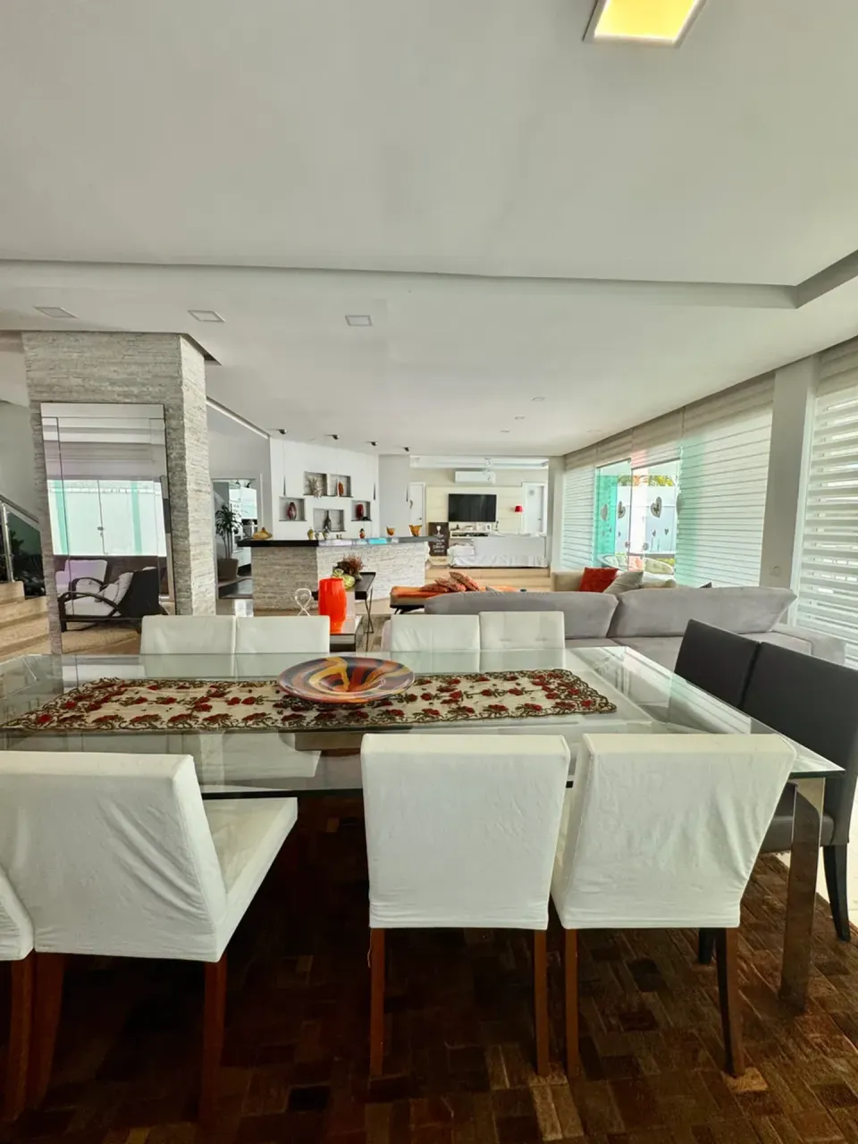 House with glassed-in balcony, 5 bedrooms and 5 baths — photo 14