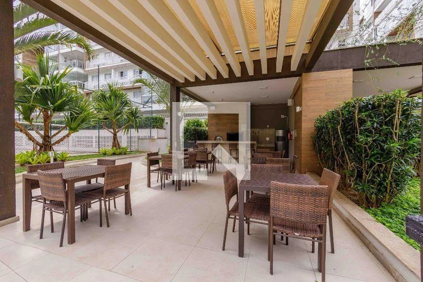 Glass-enclosed balcony in a 3-bedroom apartment, 76 m² — photo 42